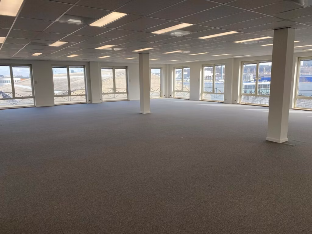 A LOUER - BUREAUX - DROGENBOS