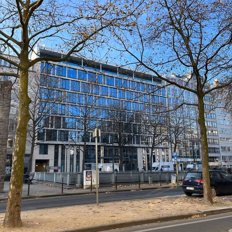 LOUISE 143 E-LITE - B - 352/1300