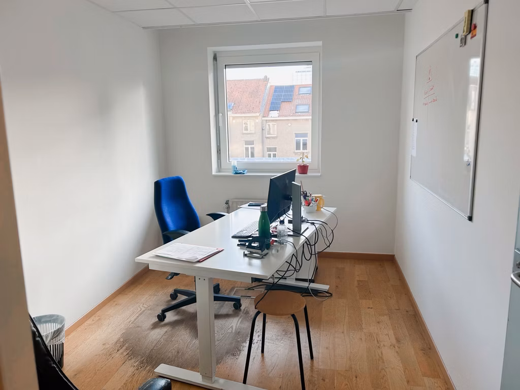 Bureaux avec cour a louer 