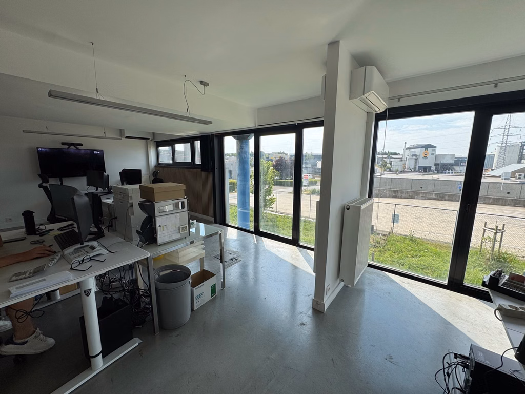 TE KOOP - Semi-industrieel gebouw - Thimister