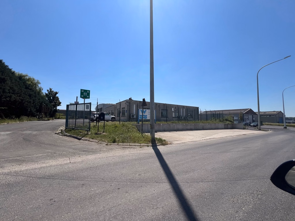 A VENDRE - P.A.E Soignies Guelenne - Immeuble semi-industriel