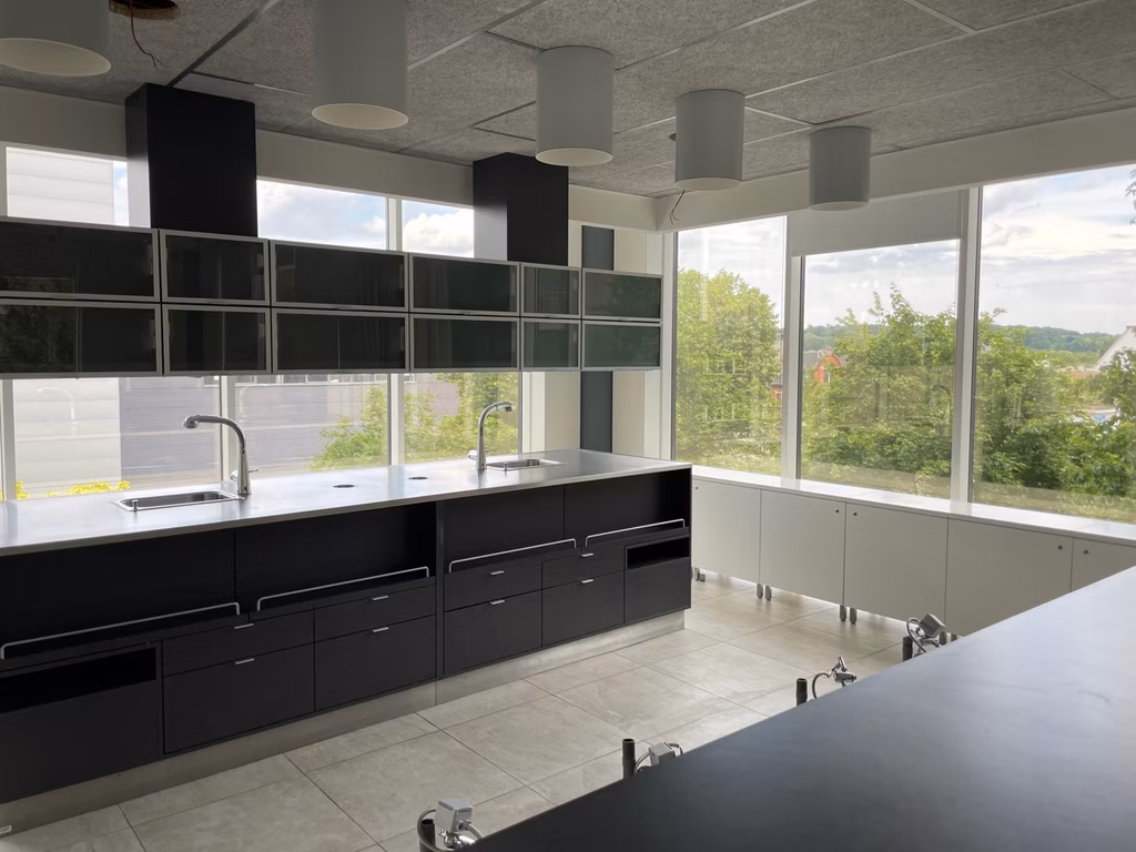 A LOUER - GANSHOREN - BUREAUX 