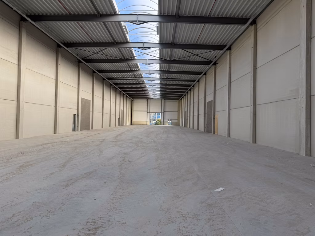 À LOUER ENTREPÔT NEUF ET BUREAUX MALINES