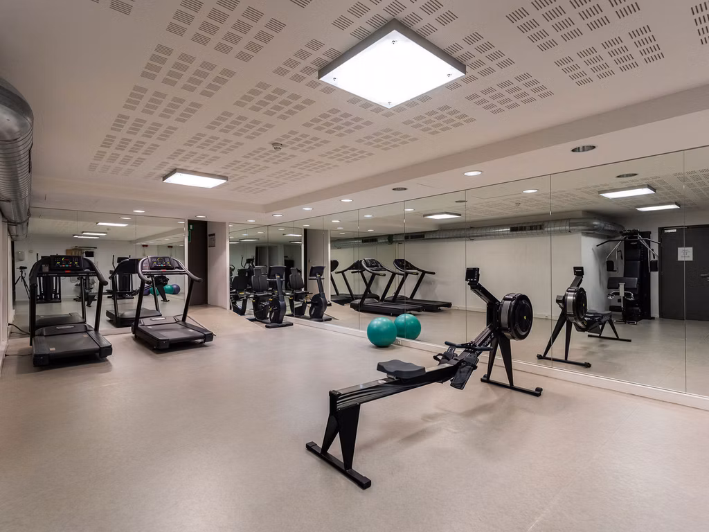 COLONIES 29-31 Colony Square- B - 352/1131