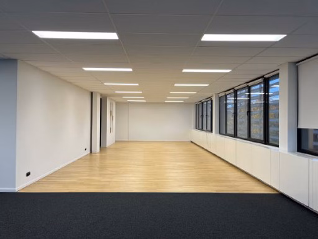 TE HUUR - KANTOREN + POLIVALENTE RUIMTE - ZAVENTEM