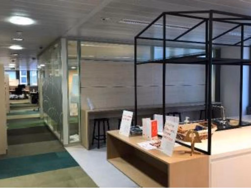 A LOUER - BUREAUX - GARE DE MIDI 