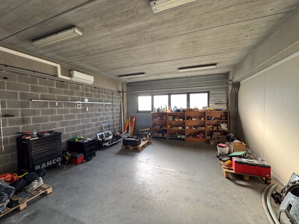 FOR RENT - Villers-le-Bouillet - Warehouse + offices