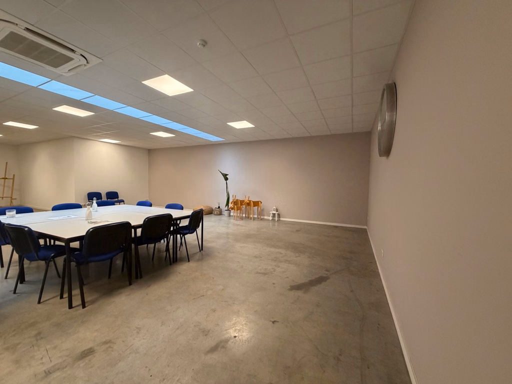 À LOUER ENTREPÔT ET BUREAUX  HEIST-OP-DEN-BERG