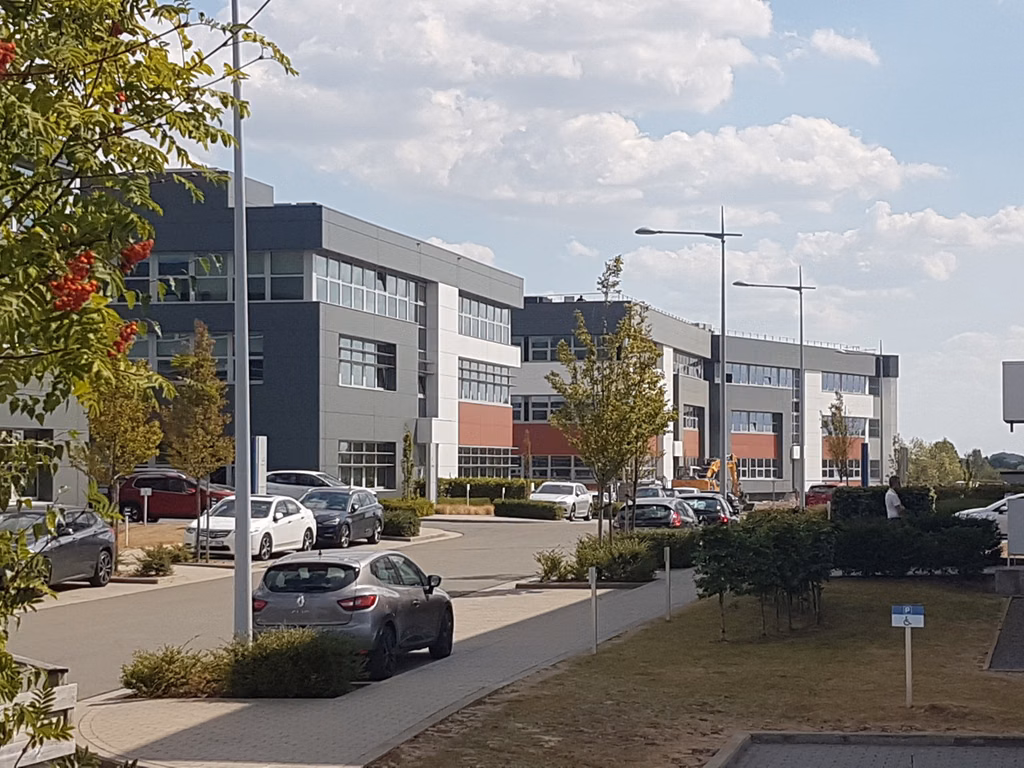 A LOUER - NIVELLES - BUREAUX