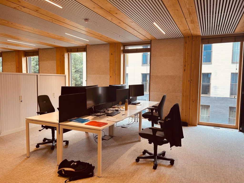 Bureaux à louer dans un bâtiment innovant aux performances énergétiques exceptionnelles.