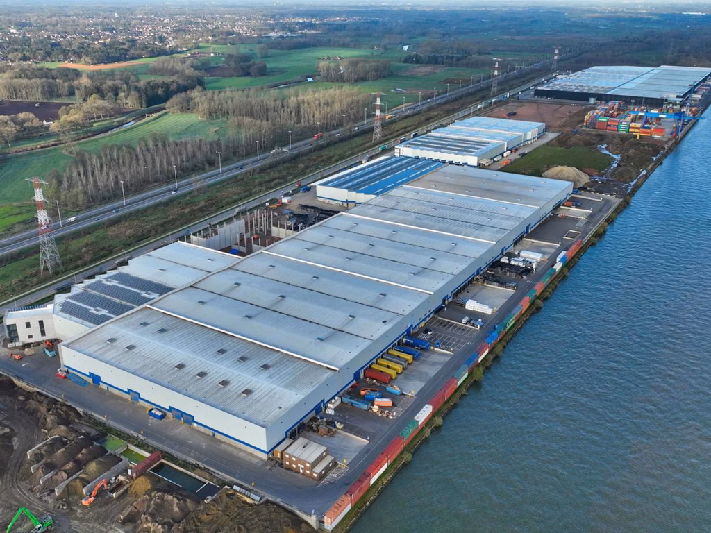 TE HUUR INDUSTRIEEL GEBOUW GROBBENDONK
