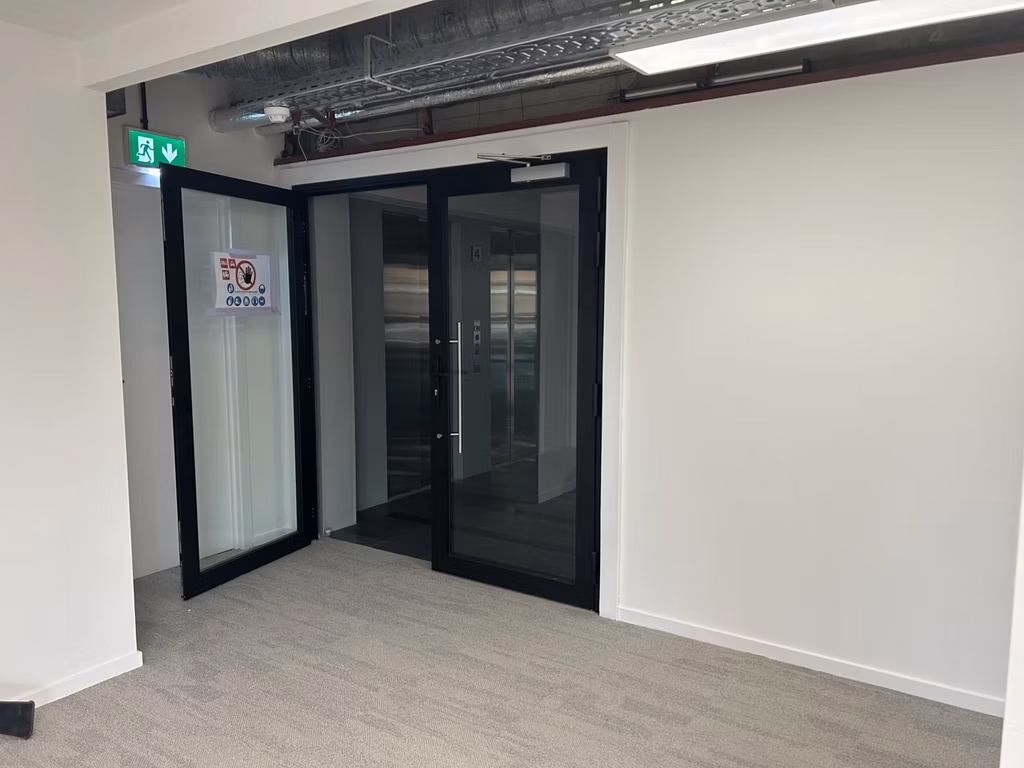 TO LET - OFFICES - BRUSSELS 