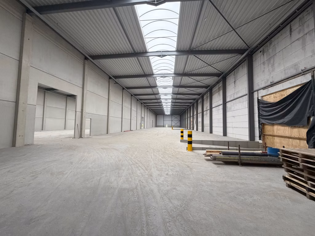 À LOUER BÂTIMENTS INDUSTRIELS + BUREAUX MECHELEN