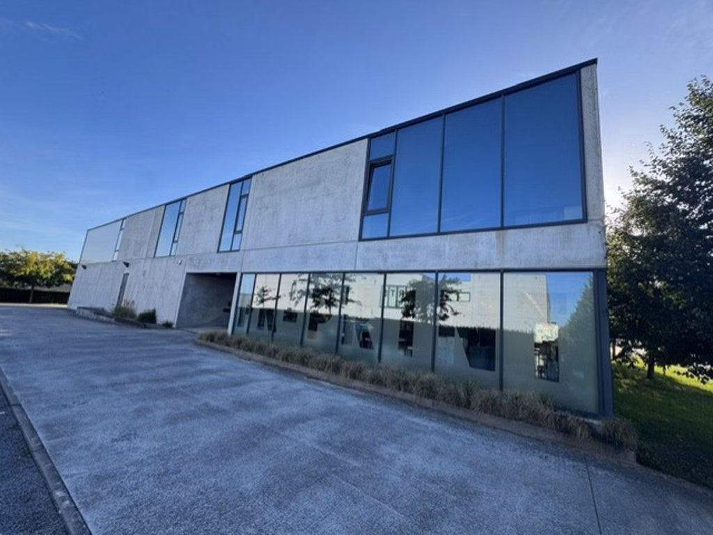 A VENDRE - BATIMENT POLYVALENT - NIVELLES