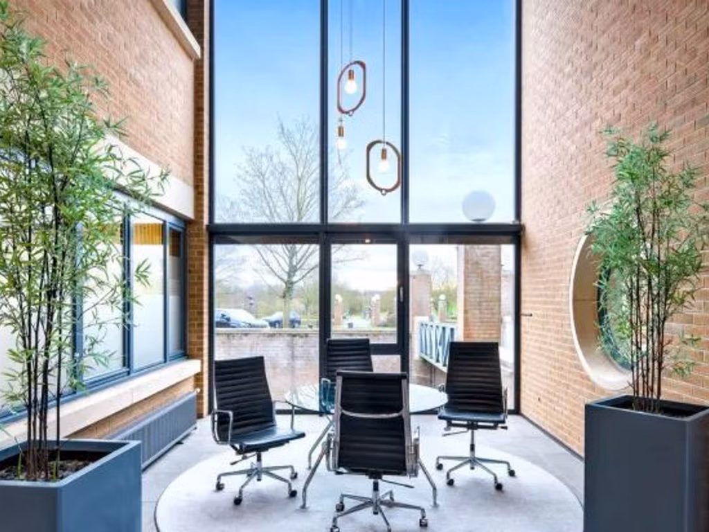 A LOUER - LOUVAIN-LA-NEUVE - BUREAUX-LABOS-ENTREPOT