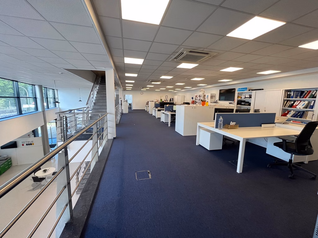 Rare commercial property with showroom, warehouse & office