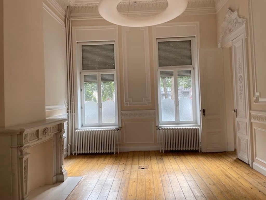 À LOUER – Bureaux & espaces polyvalents à Anderlecht (Poincaré 61)