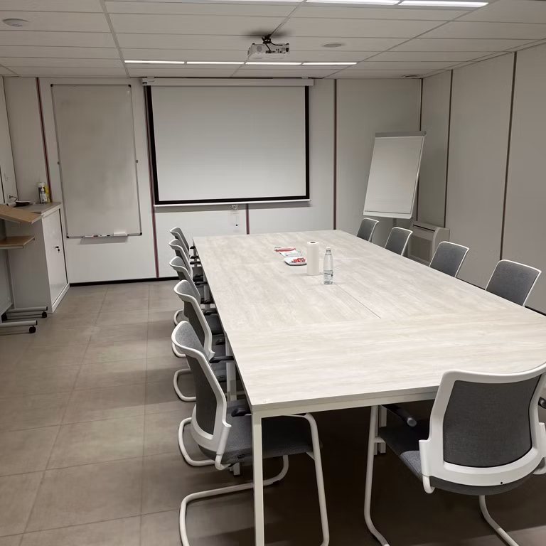 À LOUER ENTREPÔT + BUREAUX KONTICH