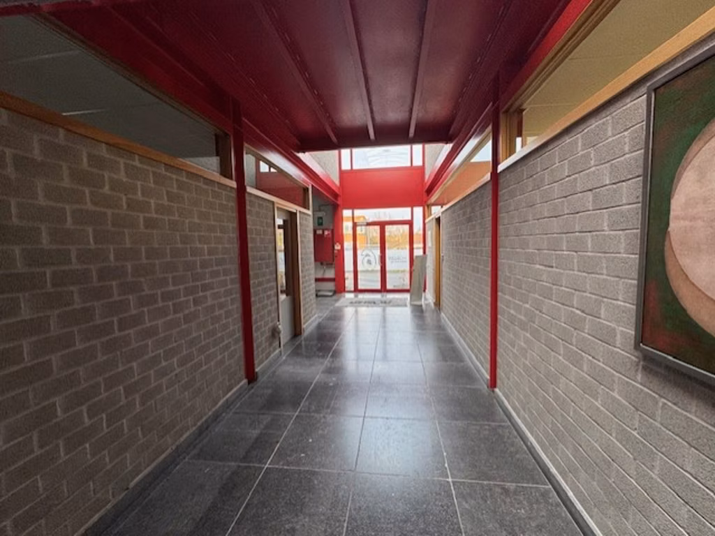 A VENDRE - ENTREPOT + BUREAUX - SAINTES