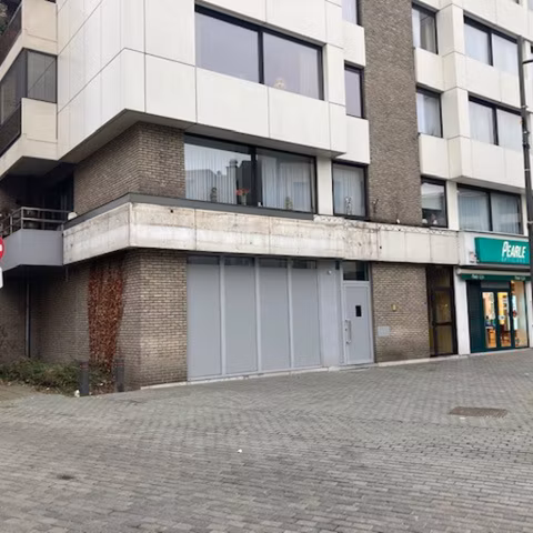 Individual shop for sale <br> Mol