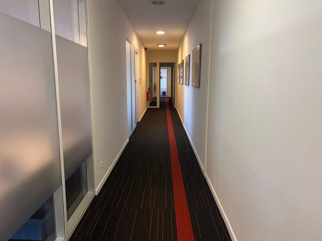 À LOUER ENTREPÔT + BUREAUX KONTICH