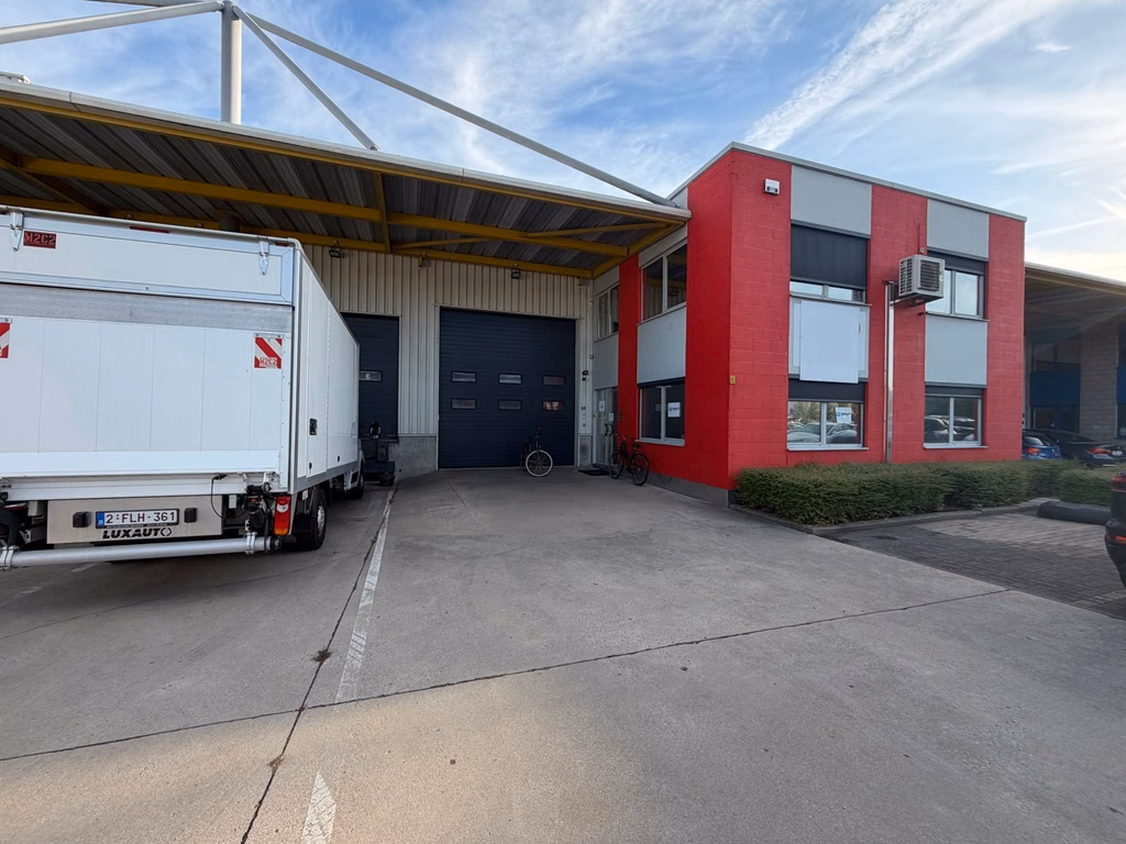 TE HUUR BEDRIJFSGEBOUW MECHELEN