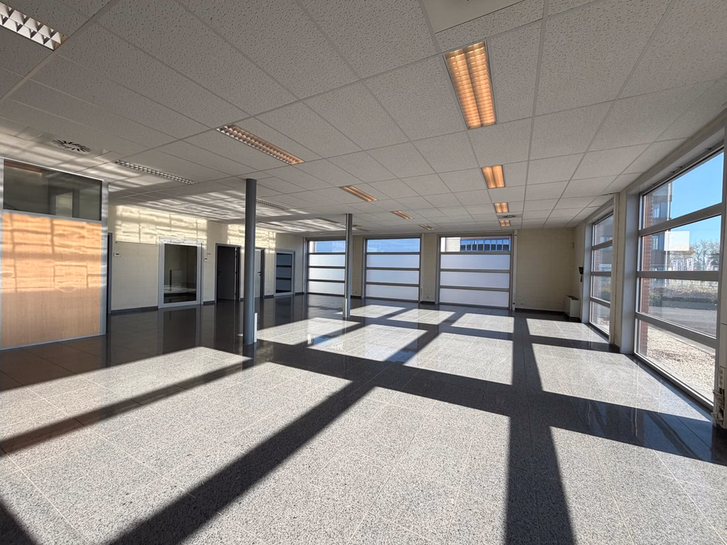 KMO-Unit 300m² + 215m² kantoor/showroom
