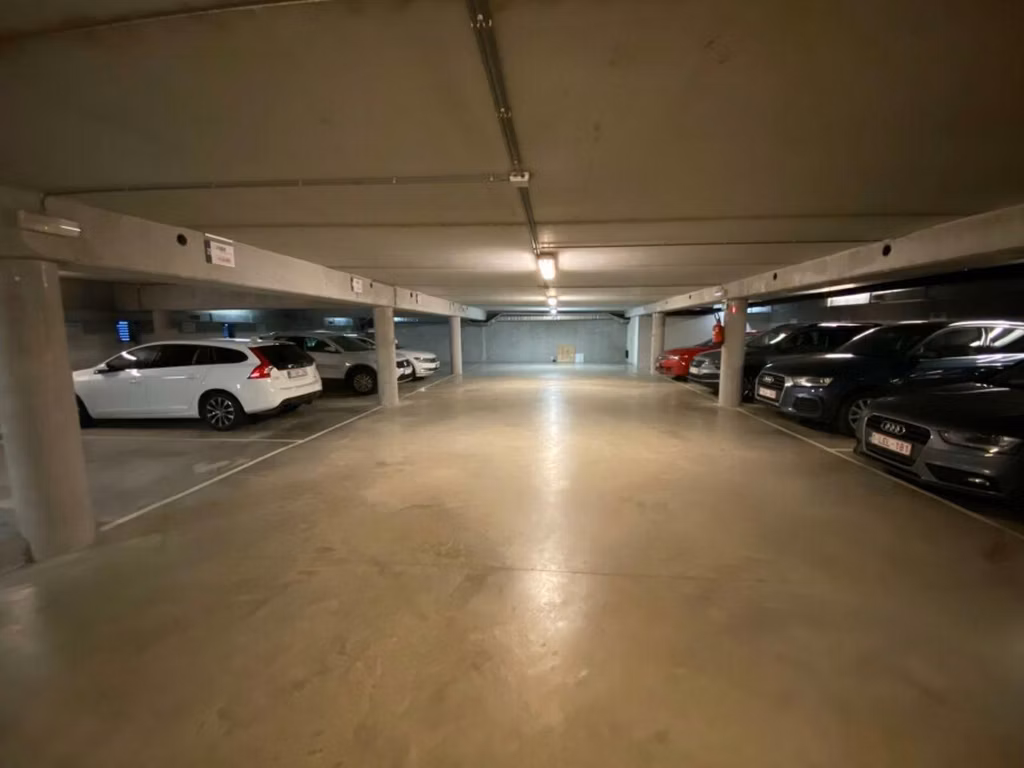 A LOUER - BUREAUX - DROGENBOS