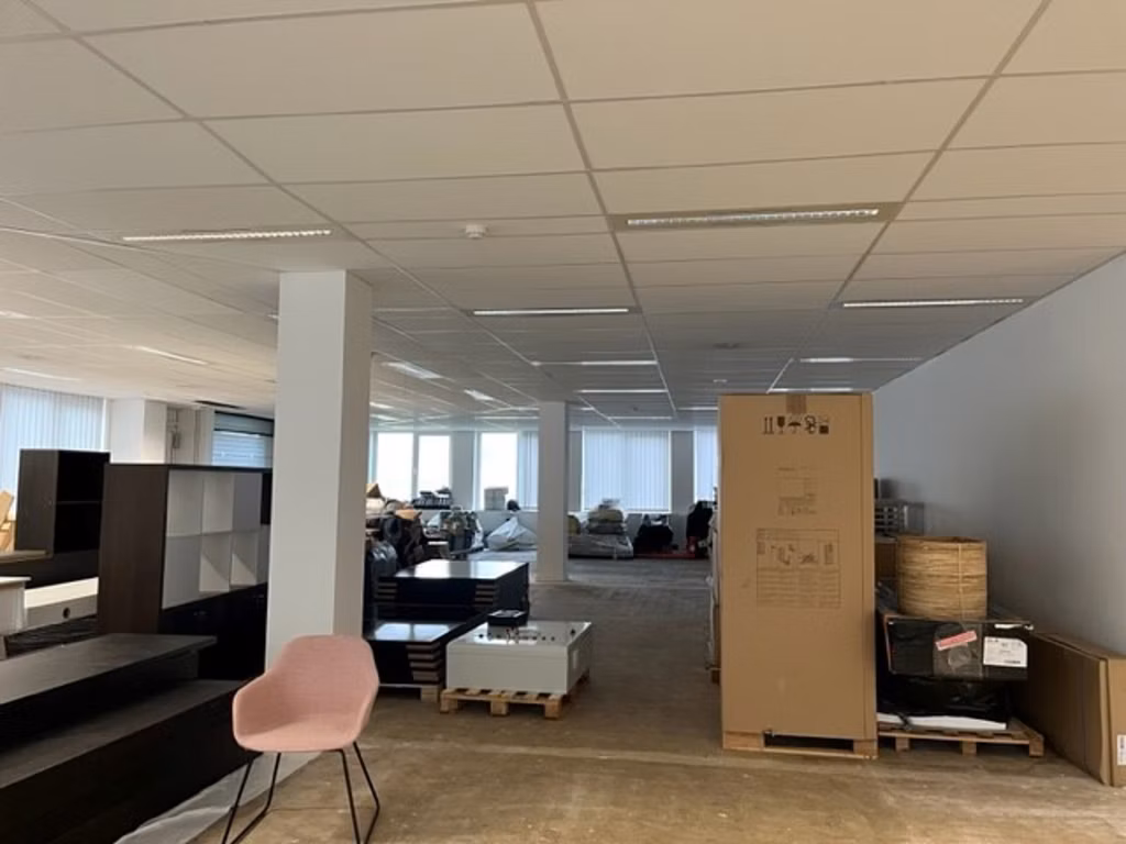 A LOUER - BUREAUX - ZAVENTEM