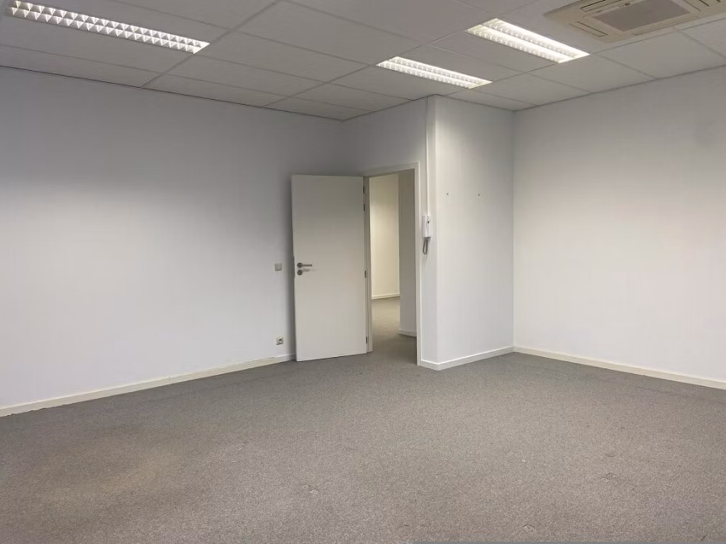 A LOUER - BUREAUX - ZAVENTEM