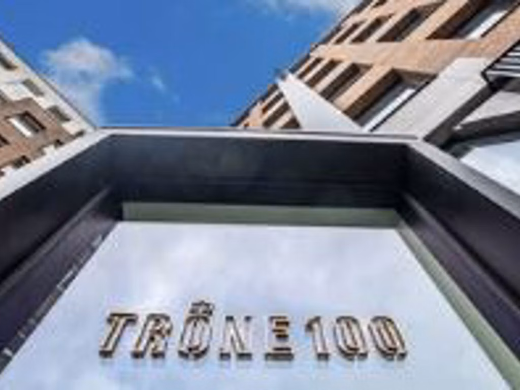 TRONE 100 - B - 352/3371