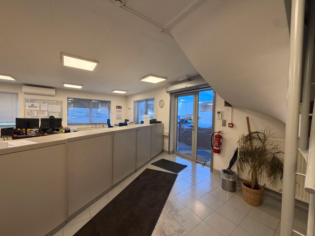TE HUUR BEDRIJFSGEBOUW MECHELEN