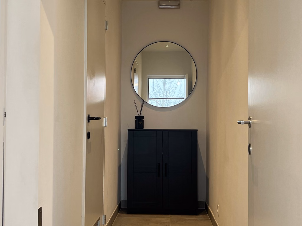 Zeldzaam bedrijfspand met showroom magazijn en kantoor 