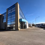 Rare commercial property with showroom, warehouse & office