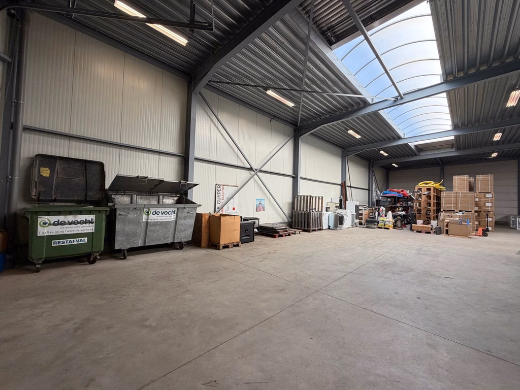 FOR SALE WAREHOUSE WITH SHOWROOM IN DUFFEL