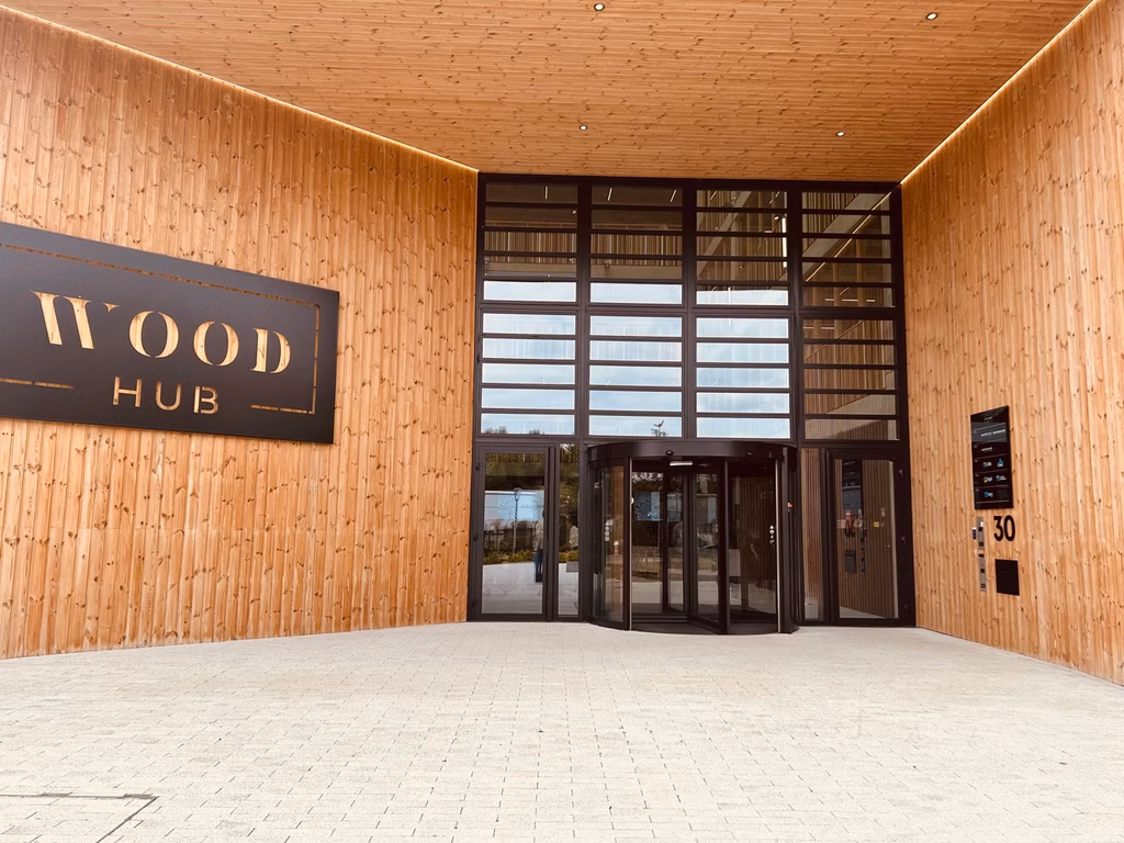 Bureaux à louer dans un bâtiment innovant aux performances énergétiques exceptionnelles.