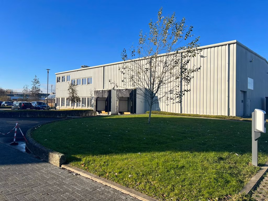 À LOUER ENTREPÔT + BUREAUX KONTICH