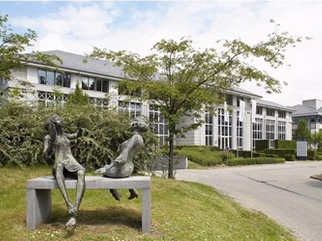 A LOUER - BUREAUX - HOIELAART