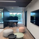 Bureaux entièrement rénovés + Prix compétitifs !!! Appelez-nous