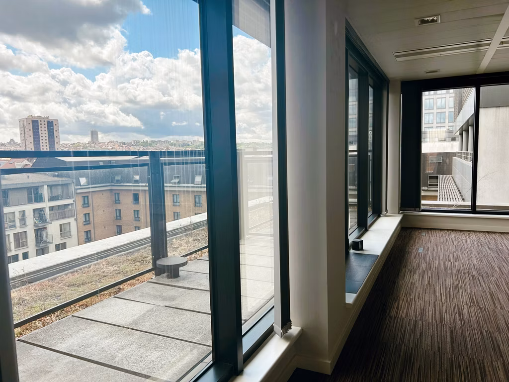 A LOUER - BUREAUX - GARE DE MIDI 