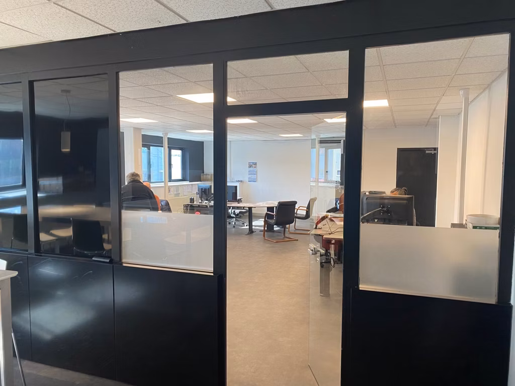 INDUSTRIE 30 A ( bureaux )