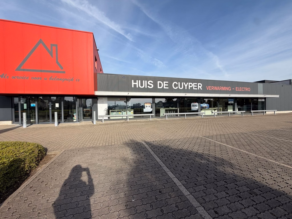 FOR SALE WAREHOUSE WITH SHOWROOM IN DUFFEL