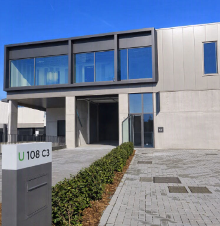 Industriële KMO-units te koop met laadkade.