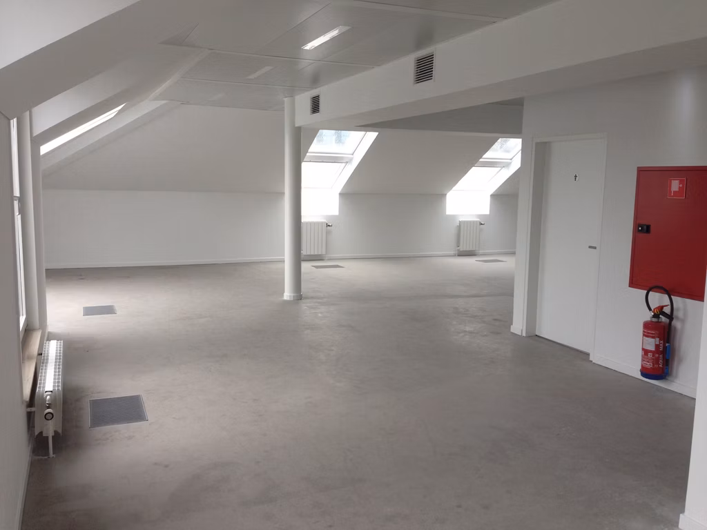 Luxembourg 47-RDC BUREAU RETAIL