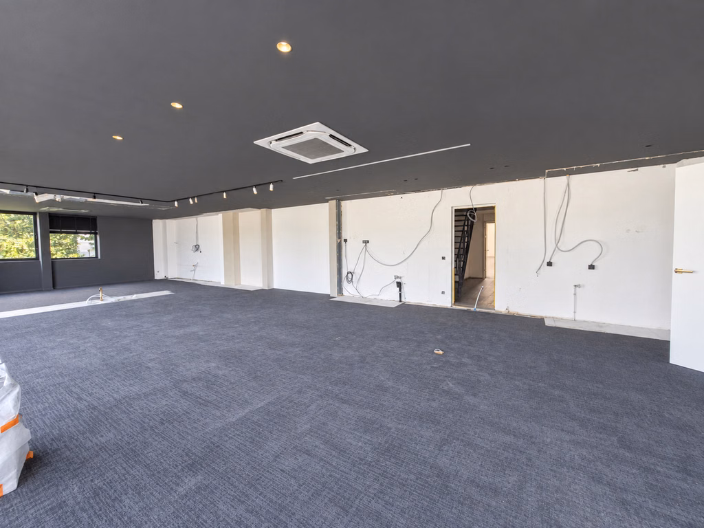 Multifunctional commercial property for sale or rent