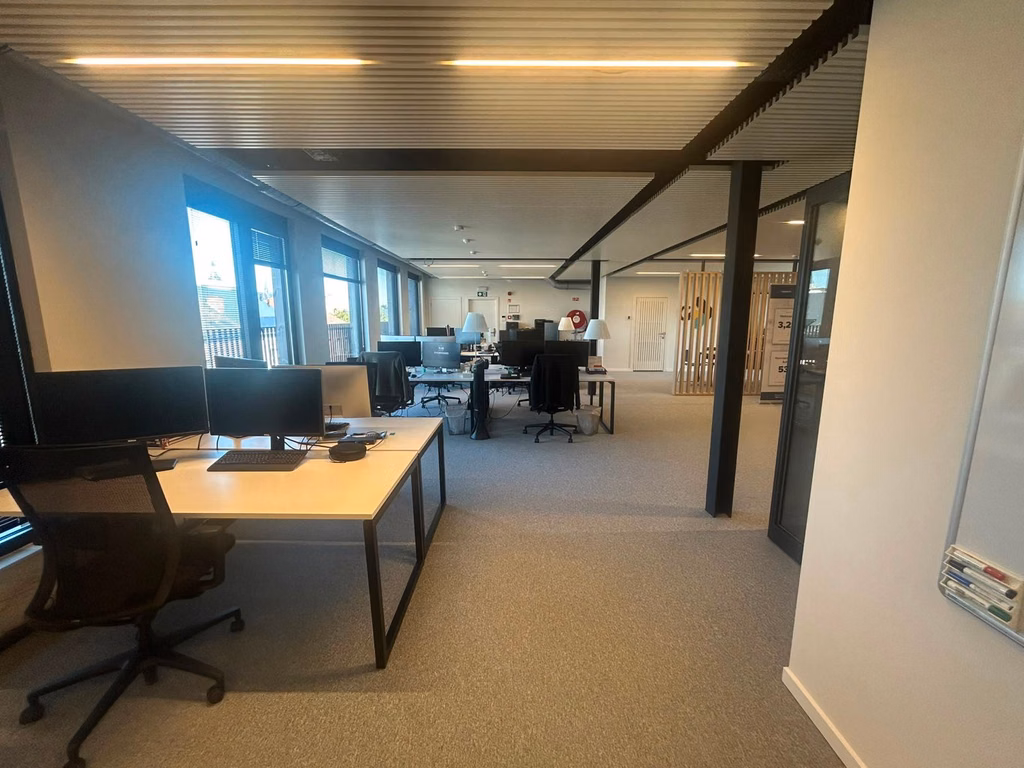 FOR RENT MOVE-IN READY OFFICES MECHELEN STATION
