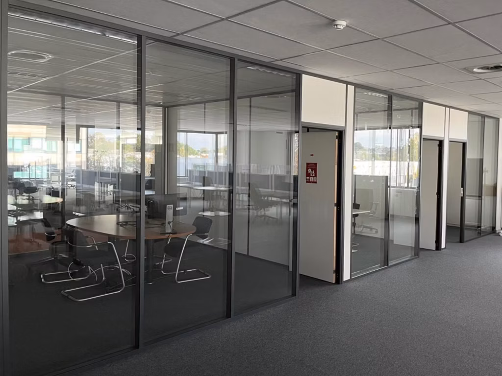 TO LET - OFFICES - ZAVENTEM