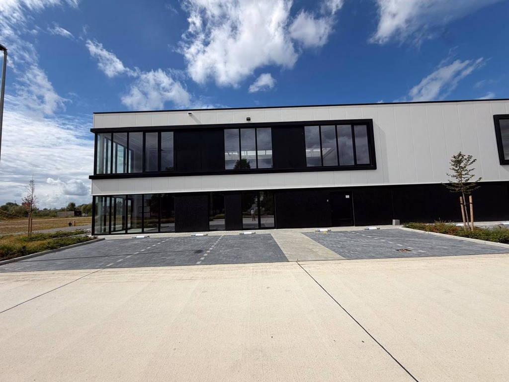 A VENDRE  NOUVELLE CONSTRUCTION D'UNITES PME A HEIST-OP-DEN-BERG 