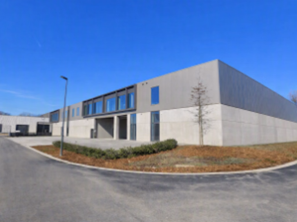Industriële KMO-units te koop met laadkade.