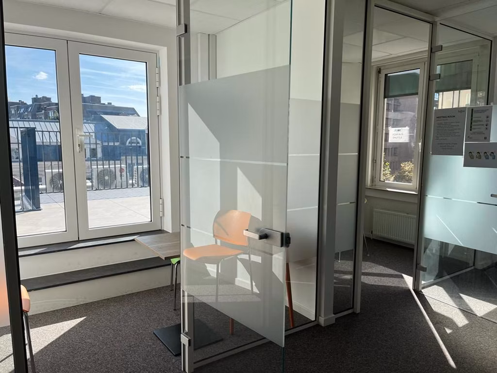 TE HUU R- KANTOREN - BRUSSEL